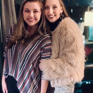 Meet your Posher, Caitlin